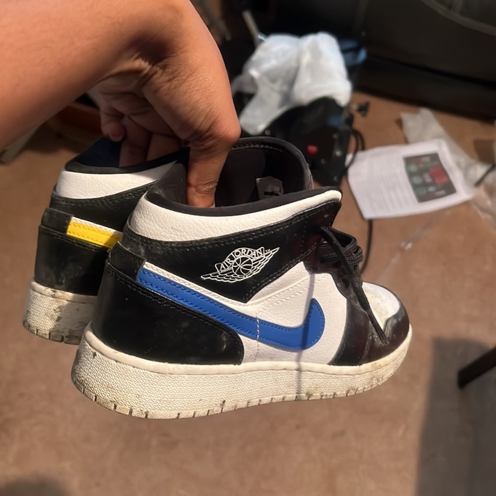 Air Jordan 1 Retro Mid GS
